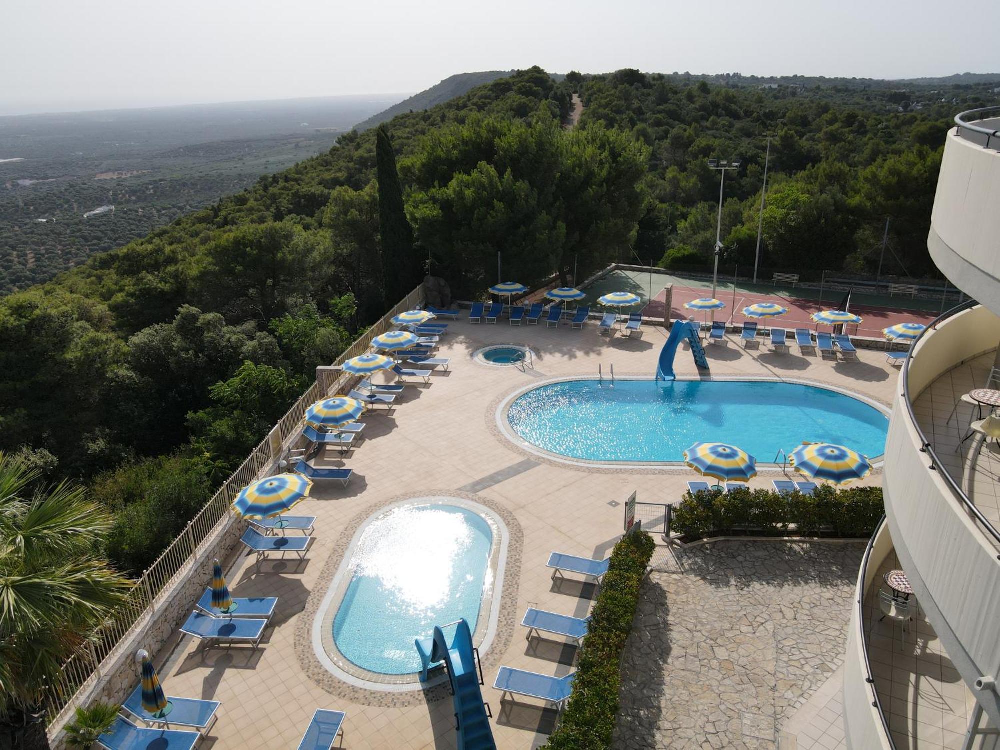 Hotel Lo Smeraldo Cisternino Eksteriør billede